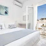Pelican Hotel 2*