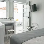 Ξενοδοχείο Pelican 2*