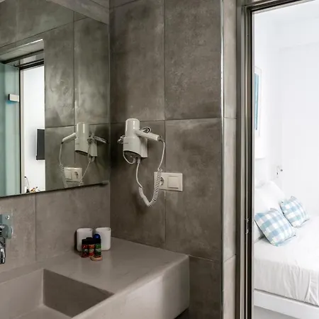 Pelican Hotell