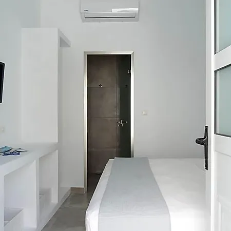 Pelican Hotell 2*